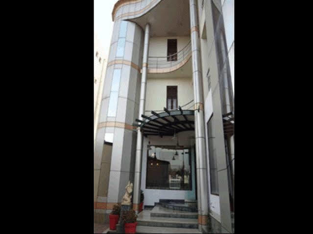 Hotel Airport Residency Ahmedabad Extérieur photo